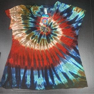 BNWT FITTED TIE DYE TSHIRT SIZE LARGE see measurements HAND DYED. Price Firm